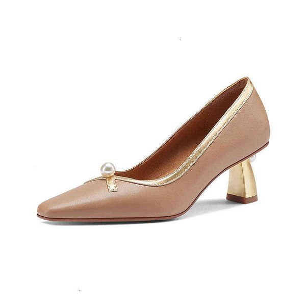 6012-2 thick heel small square head shallow mouth bow high sho women's pearl mid heel sho of 2021 spring
6012-2 thick heel small square head shallow mouth bow high sho women's pearl mid heel sho of 2021 spring