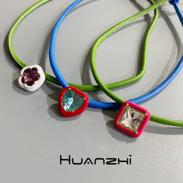 pendant necklaces huanzhi 2021 vintage green blue hit color pu material glazed heart shaped rhinestone necklace for women jewelry, Silver
pendant necklaces huanzhi 2021 vintage green blue hit color pu material glazed heart shaped rhinestone necklace for women jewelry, Silver