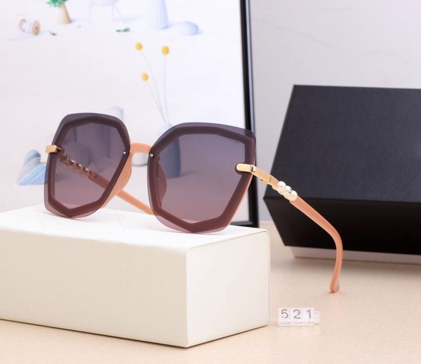 21 new fashion designer sunglasses brand polarized lens sun glasses eyewear for women eyeglasses metal fram 521, White;black 
21 new fashion designer sunglasses brand polarized lens sun glasses eyewear for women eyeglasses metal fram 521, White;black