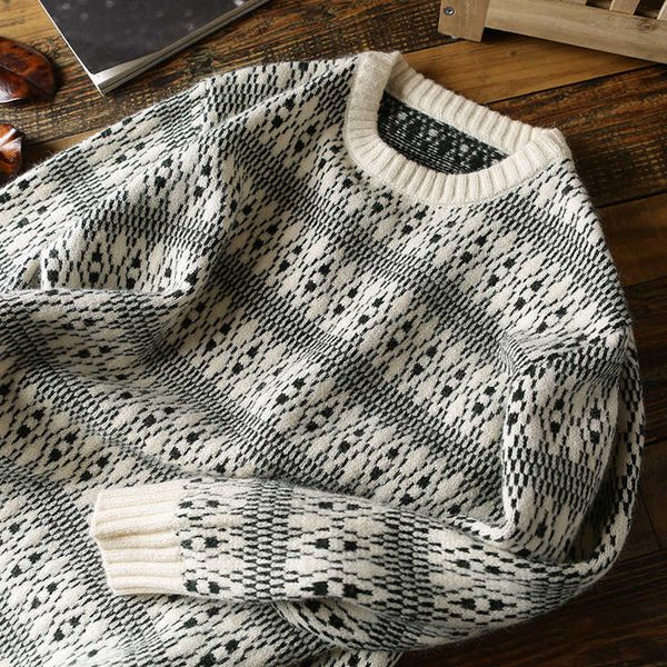 fashion sweater multi color jacquard technology exquisite autumn and winter men's casual round neck pullover, White;black
fashion sweater multi color jacquard technology exquisite autumn and winter men's casual round neck pullover, White;black