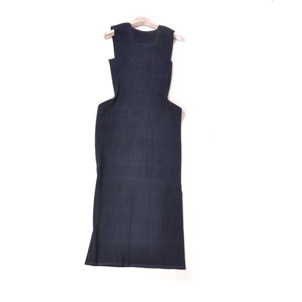 casual dresses selling miyake fashion fold sleeveless dress square collar lace-up split in stock, Black;gray
casual dresses selling miyake fashion fold sleeveless dress square collar lace-up split in stock, Black;gray