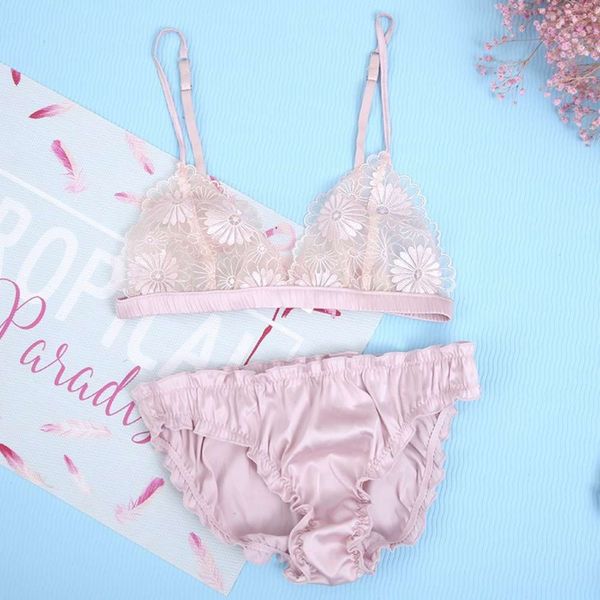 french sweet little women's pink ultra thin lace summer no steel ring comfortable gathered bra suit, Red;black
french sweet little women's pink ultra thin lace summer no steel ring comfortable gathered bra suit, Red;black