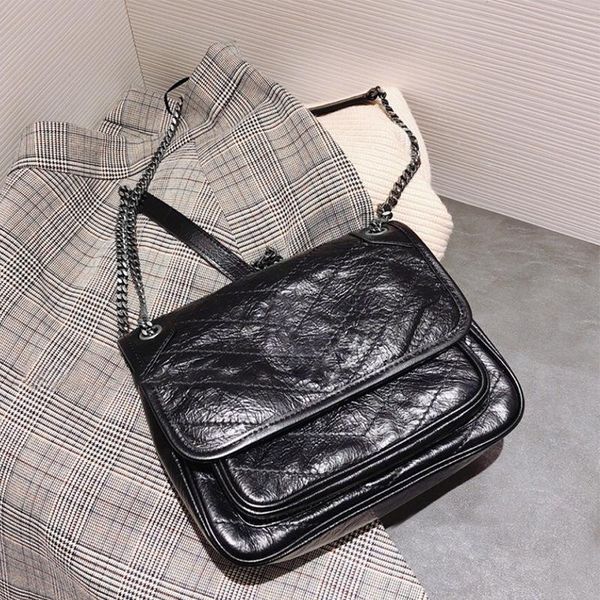 evening bags women's leather small chain-coated oil wax large-capacity one-shoulder diagonal bag wandering
evening bags women's leather small chain-coated oil wax large-capacity one-shoulder diagonal bag wandering