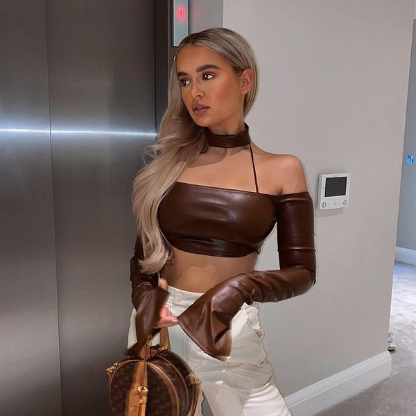 PU Leather Sexy Halter Brown Crop Tops for Women Long Sleeve Sexy Backless Cropped Feminino Top Summer 2021
PU Leather Sexy Halter Brown Crop Tops for Women Long Sleeve Sexy Backless Cropped Feminino Top Summer 2021