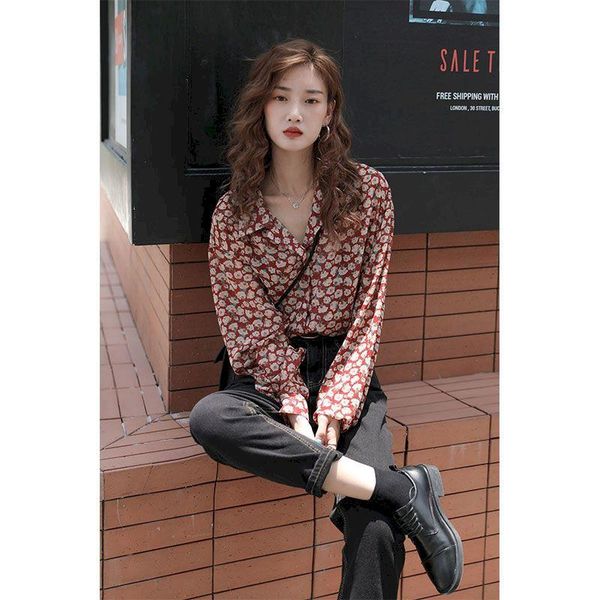 women's blouses & shirts 2021 spring and autumn chiffon long-sleeve shirt retro floral style hong kong vintage jacket outer wear clothe, White 
women's blouses & shirts 2021 spring and autumn chiffon long-sleeve shirt retro floral style hong kong vintage jacket outer wear clothe, White