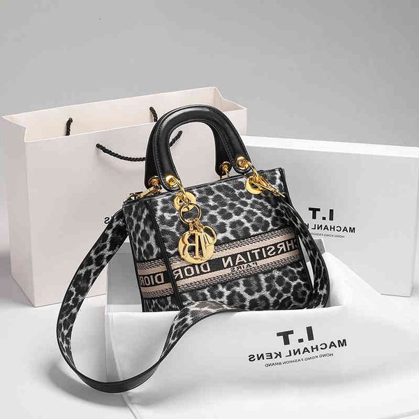 hong kong pet backpack commuter messenger hand fashion trend diana small square bag one shoulder women's mini
hong kong pet backpack commuter messenger hand fashion trend diana small square bag one shoulder women's mini