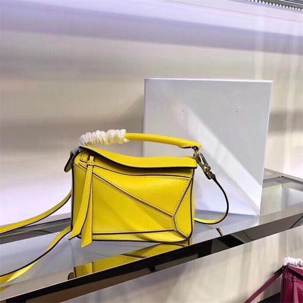 2020 new luxurys designers 18cm classic geometric 6-color ladies shoulder bag messenger handbag
2020 new luxurys designers 18cm classic geometric 6-color ladies shoulder bag messenger handbag