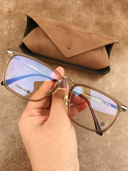 design sunglasses style eyeglass men and women retro fat large size pure titanium super frame anti-blue light, White;black
design sunglasses style eyeglass men and women retro fat large size pure titanium super frame anti-blue light, White;black