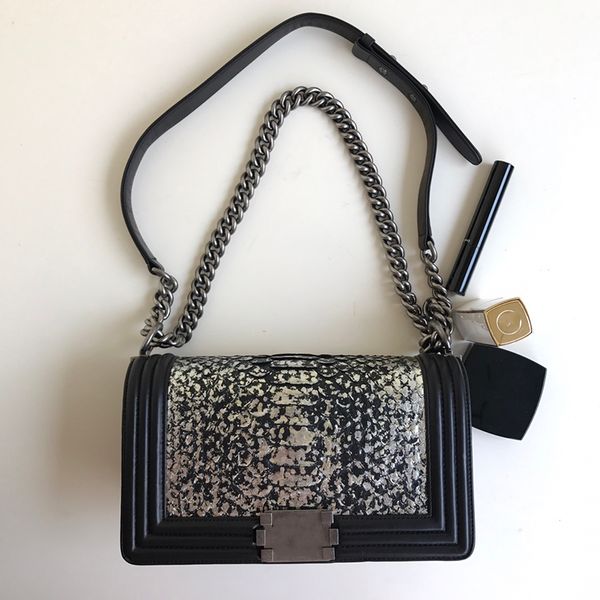 new style noble cold bright snake skin reflow without hesitation shoulder bag 1008923 the clip is smooth and perfect delicate fashion bags, Black
new style noble cold bright snake skin reflow without hesitation shoulder bag 1008923 the clip is smooth and perfect delicate fashion bags, Black