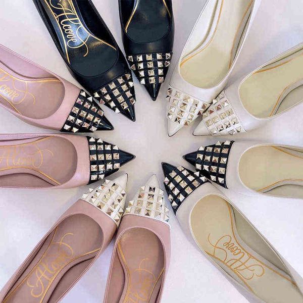 women's formal shoes rivet high-heeled design sense of minority new thin heels in autumn 2022 pointed patent leather shallow mouth sing, Black
women's formal shoes rivet high-heeled design sense of minority new thin heels in autumn 2022 pointed patent leather shallow mouth sing, Black