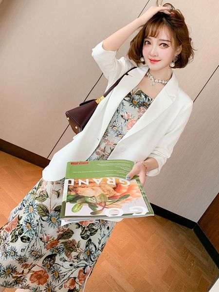 women's tracksuits fashion one-button micro-slim suit jacket + burnt flower suspender dress female 2021 early autumn, Gray
women's tracksuits fashion one-button micro-slim suit jacket + burnt flower suspender dress female 2021 early autumn, Gray