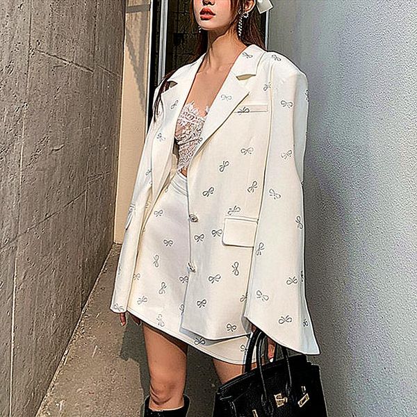 european autumn and winter bright diamond bowknot white temperament high design sense small suits women fashion streetwear 2021
european autumn and winter bright diamond bowknot white temperament high design sense small suits women fashion streetwear 2021