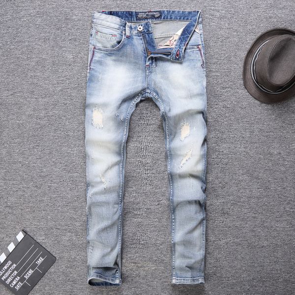 2021 new italian style fashion light blue white wash slim fit classical ripped men brand vintage designer jeans homme r2bk
2021 new italian style fashion light blue white wash slim fit classical ripped men brand vintage designer jeans homme r2bk