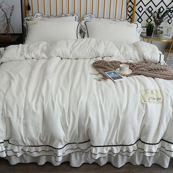 double ruffles bedding set black ball flat sheet pillowcase&duvet cover washed cotton bed set korean freshness white bed linens
double ruffles bedding set black ball flat sheet pillowcase&duvet cover washed cotton bed set korean freshness white bed linens
