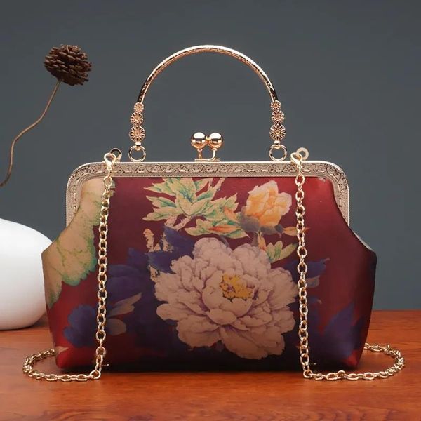 evening bags 2021 flowers chain women shoulder crossbody vintage fashion shell lock bag women's handbags purses
evening bags 2021 flowers chain women shoulder crossbody vintage fashion shell lock bag women's handbags purses