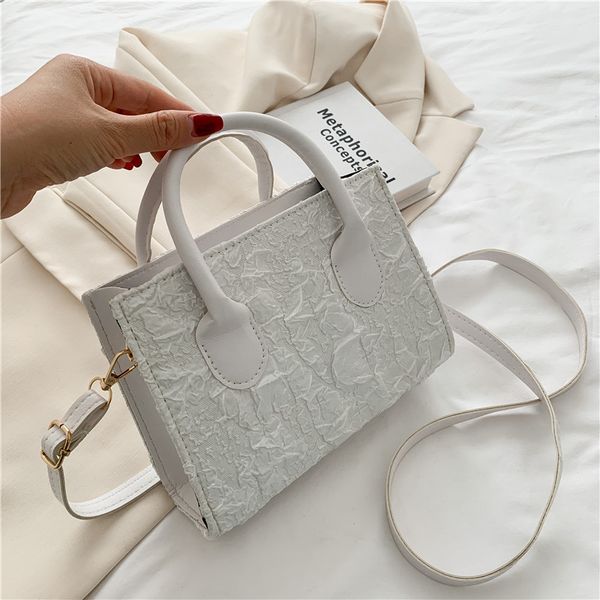 designer bags wrinkled french lattice handbag 2021 summer new texture fashion single shoulder messenger bag 
designer bags wrinkled french lattice handbag 2021 summer new texture fashion single shoulder messenger bag