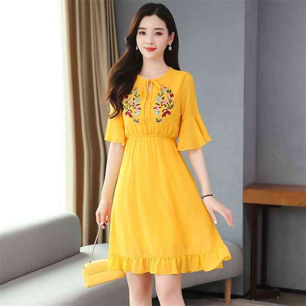 elegant fashion solid embroidery chiffon mini dress summer plus size vintage runway women bodycon party vestidos 210528, Black;gray
elegant fashion solid embroidery chiffon mini dress summer plus size vintage runway women bodycon party vestidos 210528, Black;gray