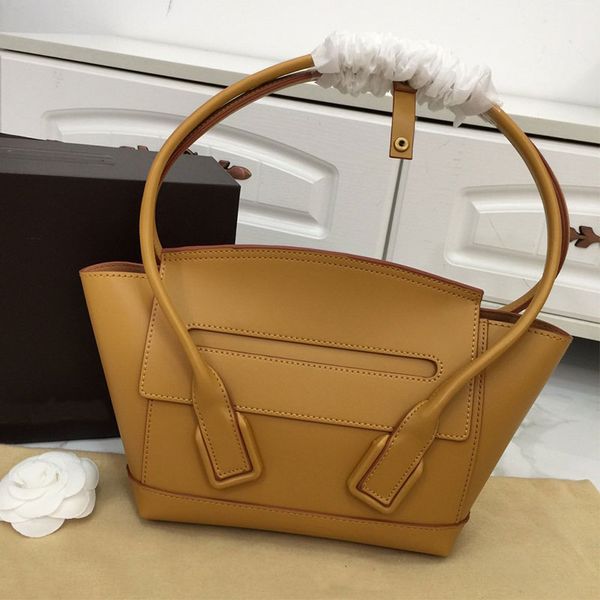 handbag purse genuine leather bag crossbody bags fashion calfskin genuine leather classic plain weave interior zipper
handbag purse genuine leather bag crossbody bags fashion calfskin genuine leather classic plain weave interior zipper