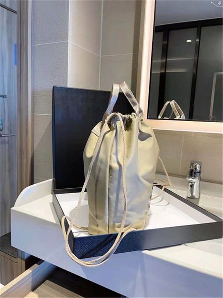 2021 all-match bag han dbag backpack casual personality one-shoulder messenger bags luxury designer ladies handbag simple design
2021 all-match bag han dbag backpack casual personality one-shoulder messenger bags luxury designer ladies handbag simple design