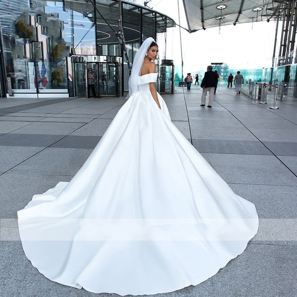 elegant 2021 new satin a-line wedding off the shoulder bride gown boat neck court train size vestido noiva robe de mariee 5ux4, White
elegant 2021 new satin a-line wedding off the shoulder bride gown boat neck court train size vestido noiva robe de mariee 5ux4, White