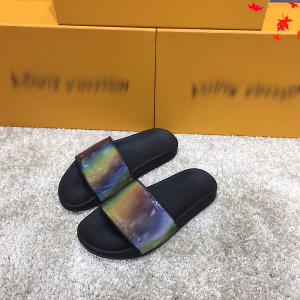 2021 slipper designer slide summer sandals fashion men beach indoor flat flip flops leather luxurys shoes mens slippers with box size 39-45, Black
2021 slipper designer slide summer sandals fashion men beach indoor flat flip flops leather luxurys shoes mens slippers with box size 39-45, Black