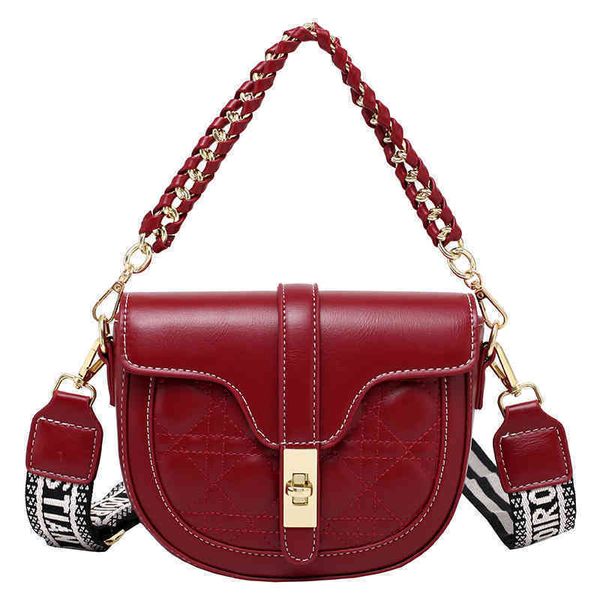 2022 latest models handbag wholesale women's small embroidered thread single shoulder texture wide belt saddle, Black;red
2022 latest models handbag wholesale women's small embroidered thread single shoulder texture wide belt saddle, Black;red