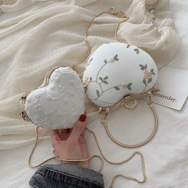 evening bags 2021 cute love crossbody lace embroidery heart shape shoulder bag lover chain female versatile funny bolsa feminina
evening bags 2021 cute love crossbody lace embroidery heart shape shoulder bag lover chain female versatile funny bolsa feminina