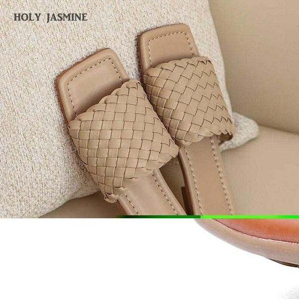 2021 new summer beach slipper shoe hand woven woman flipflops square toe slip on lazy mullers shoes casual outdoor wear female, Black
2021 new summer beach slipper shoe hand woven woman flipflops square toe slip on lazy mullers shoes casual outdoor wear female, Black