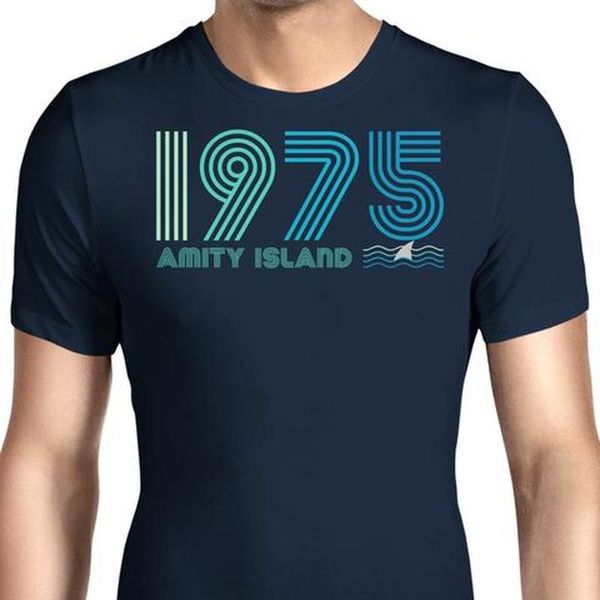 fashion printed cartoon 1975 pattern round neck short-sleeved t-shirt for men and women, comfortable, loose and casual, White;black
fashion printed cartoon 1975 pattern round neck short-sleeved t-shirt for men and women, comfortable, loose and casual, White;black