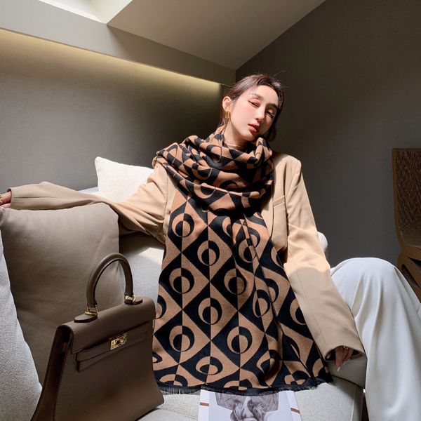 korea dongdamen fashion new geometric letter imitation cashmere scarf women's winter two-color double-sided bib shawl, Blue;gray
korea dongdamen fashion new geometric letter imitation cashmere scarf women's winter two-color double-sided bib shawl, Blue;gray