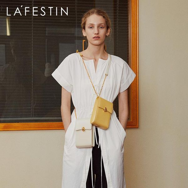designer high-quality bag female 2021 new trendy fashion one-shoulder messenger bag high-end chain mobile phone small cigare
designer high-quality bag female 2021 new trendy fashion one-shoulder messenger bag high-end chain mobile phone small cigare
