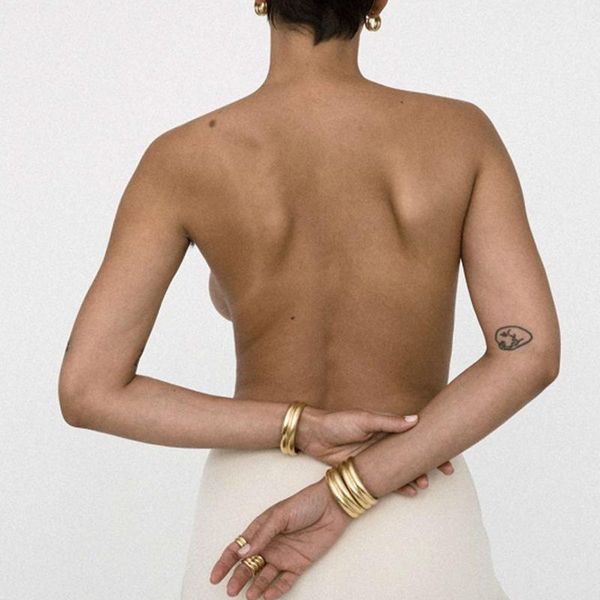 luxurys designers female bracelet atmosphere fashion big double arc surface european and american style flow classic high-level design gold, Black
luxurys designers female bracelet atmosphere fashion big double arc surface european and american style flow classic high-level design gold, Black