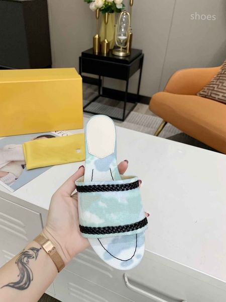 the new summer of 2021 luxury designer slippers, flat ladies' sandals, sandal house shoes, with letters, with boxes,45dv, Black
the new summer of 2021 luxury designer slippers, flat ladies' sandals, sandal house shoes, with letters, with boxes,45dv, Black