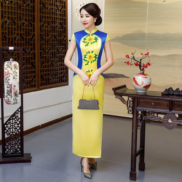 plus size 6xl women elegant chinese flower embroidery aplique tassel cheongsam long satin short sleeve orientale banquet qipao, Red
plus size 6xl women elegant chinese flower embroidery aplique tassel cheongsam long satin short sleeve orientale banquet qipao, Red