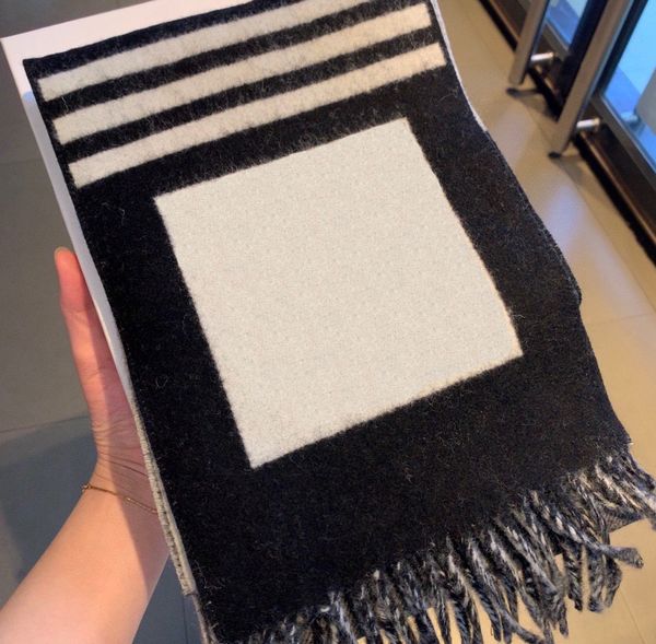 fashion high-grade trend versatile cashmere water ripple small scarf two-color splicing warm in winter good quality and soft, Blue;gray
fashion high-grade trend versatile cashmere water ripple small scarf two-color splicing warm in winter good quality and soft, Blue;gray