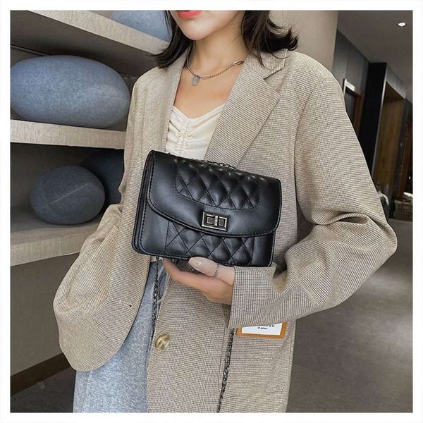 chain small square slanting across one shoulder new leisure solid color turn lock women's bag
chain small square slanting across one shoulder new leisure solid color turn lock women's bag