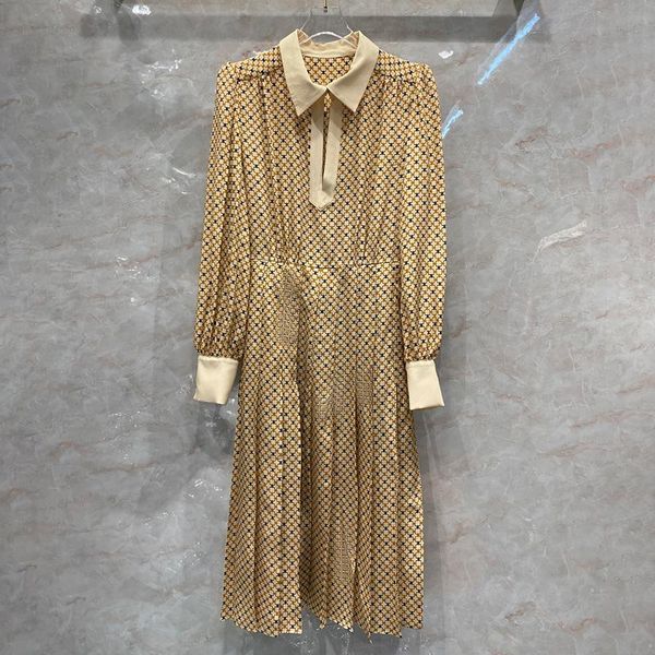 luxury 100% silk dress 2021 early spring women long sleeve dresses street presbyopia print folds one button pleated long dresses, Black;gray
luxury 100% silk dress 2021 early spring women long sleeve dresses street presbyopia print folds one button pleated long dresses, Black;gray