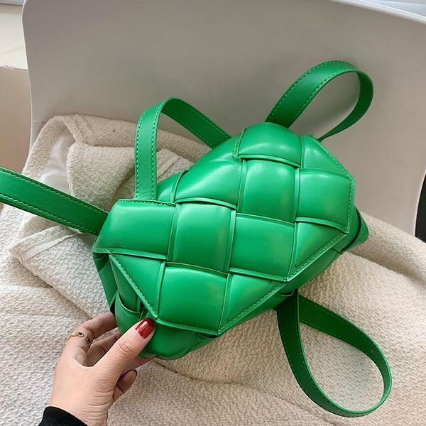 evening bags small green woven square tote bag 2021 fashion high-quality pu leather women's designer handbag luxury shoulder messenger
evening bags small green woven square tote bag 2021 fashion high-quality pu leather women's designer handbag luxury shoulder messenger