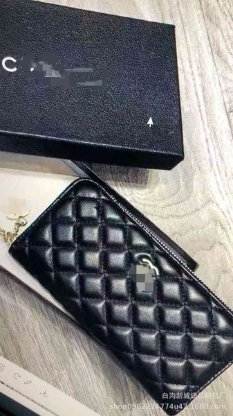 2021 family c xiaoxianglingge wallet holding zero card bag long women's 15tm, Red;black
2021 family c xiaoxianglingge wallet holding zero card bag long women's 15tm, Red;black