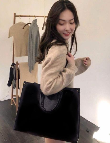 europe 2021 women bags handbag famous designer handbags ladies handbag fashion tote bag women's shop backpack color:black/brown yellow
europe 2021 women bags handbag famous designer handbags ladies handbag fashion tote bag women's shop backpack color:black/brown yellow
