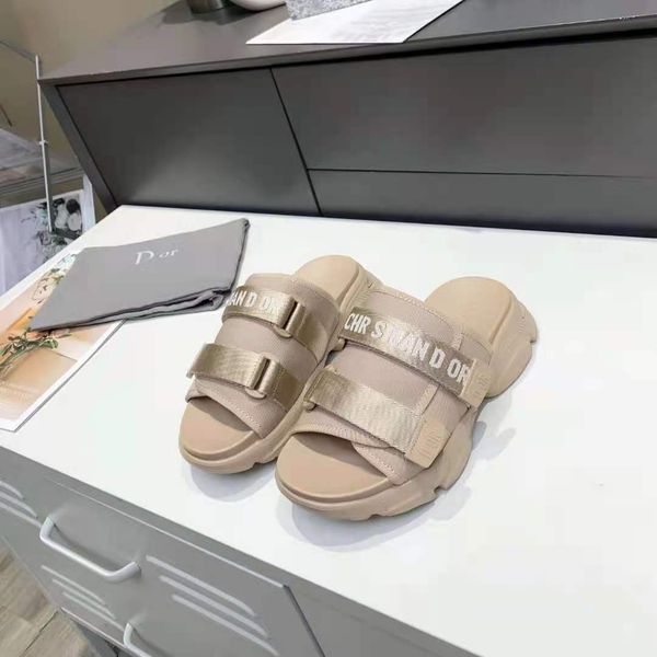d family new daddy slippers female baby same thick bottom letter embroidery leisure sports sandals zly zly, Black
d family new daddy slippers female baby same thick bottom letter embroidery leisure sports sandals zly zly, Black