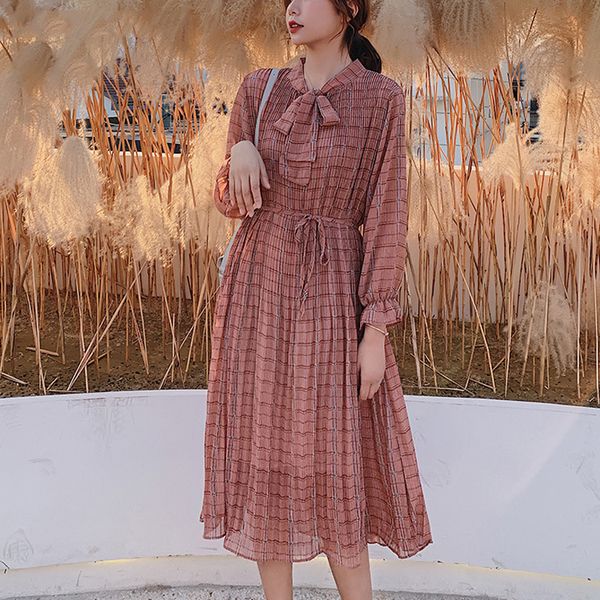 chic bow plaid dress women 2021 spring flare sleeve lace-up pleated mid-calf dress female print floral chiffon vestidos, Black;gray
chic bow plaid dress women 2021 spring flare sleeve lace-up pleated mid-calf dress female print floral chiffon vestidos, Black;gray