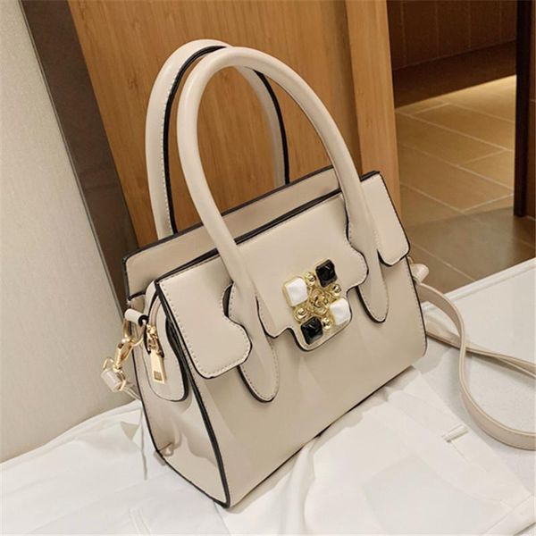 shoulder bags 2021 vintage pu leather ladies handbags women messenger fashion hardware lock designer bag boston hand
shoulder bags 2021 vintage pu leather ladies handbags women messenger fashion hardware lock designer bag boston hand