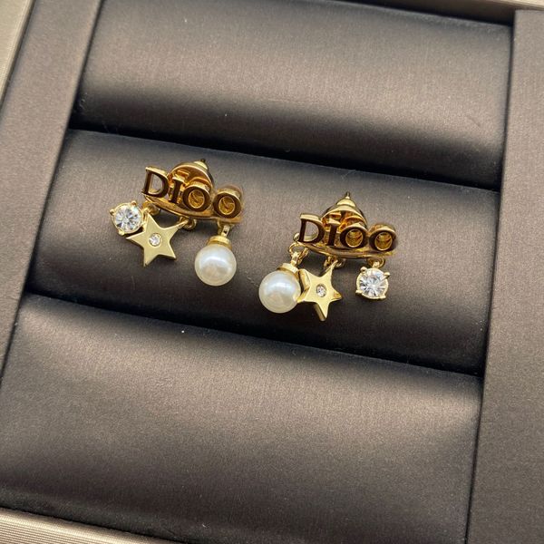 fashion style stud earring with diamond and pearl for women wedding jewelry gift des boucles d'oreilles for women engagement wedding wi, Golden
fashion style stud earring with diamond and pearl for women wedding jewelry gift des boucles d'oreilles for women engagement wedding wi, Golden