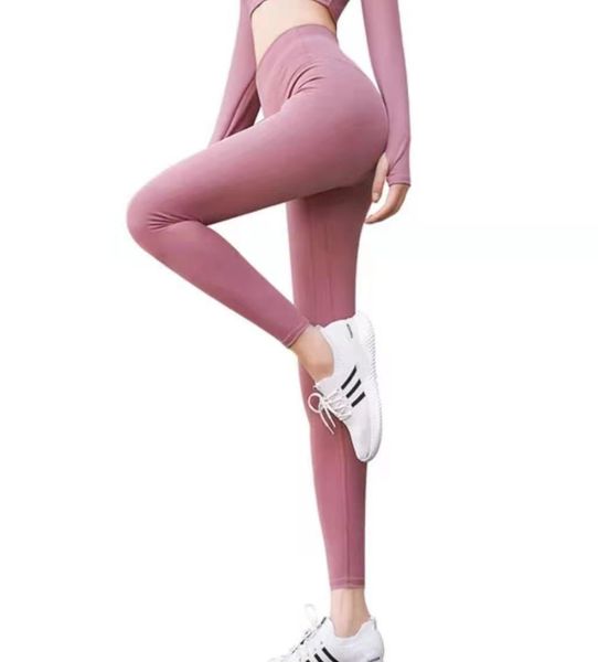 new nude yoga pants women's buttock lifting without embarrassment line lu high waist fitness tight capris666
new nude yoga pants women's buttock lifting without embarrassment line lu high waist fitness tight capris666