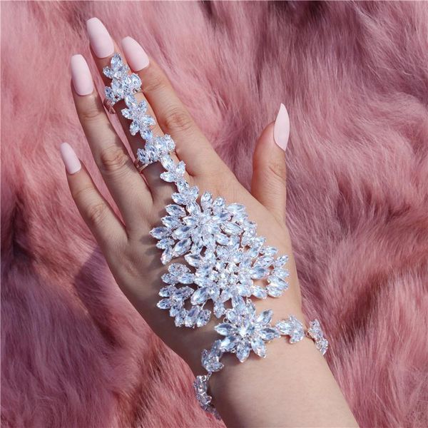 earrings & necklace luxury zircon crystal jewelry set exquisite flower women's casual dance bracelet ring wholesale and retail, Silver
earrings & necklace luxury zircon crystal jewelry set exquisite flower women's casual dance bracelet ring wholesale and retail, Silver