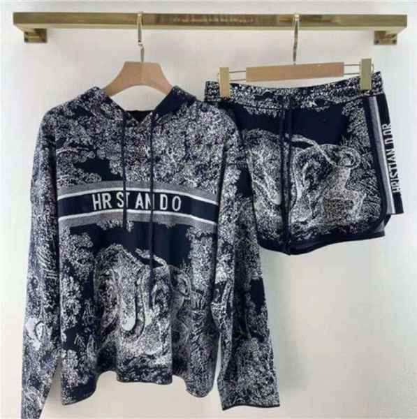 fall 2021 fashion designer women's two piece pants knit hooded comfortable sports 2 pieces suit sport is + shorts, White
fall 2021 fashion designer women's two piece pants knit hooded comfortable sports 2 pieces suit sport is + shorts, White