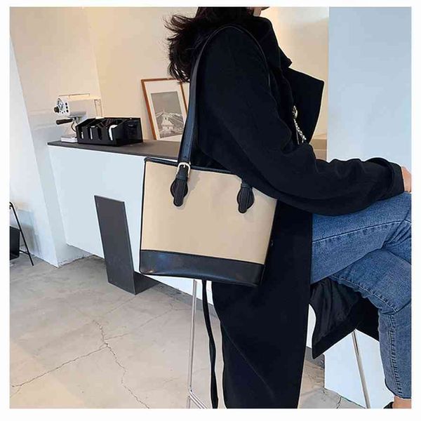 storage baagbig 2020 new women's winter large capacity single shoulder color contrast bucket simple foreign style armpit baggg bag
storage baagbig 2020 new women's winter large capacity single shoulder color contrast bucket simple foreign style armpit baggg bag