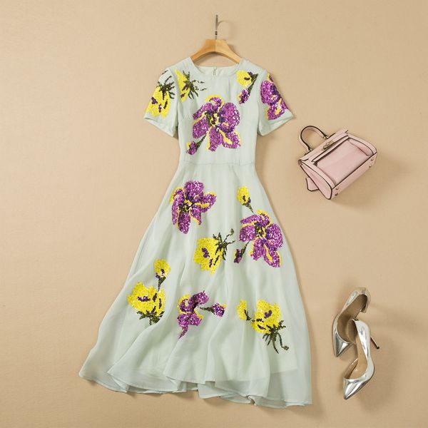 european and american women's wear spring 2022 new short sleeve color sequin flower fashionable pleated dress, Black;gray 
european and american women's wear spring 2022 new short sleeve color sequin flower fashionable pleated dress, Black;gray