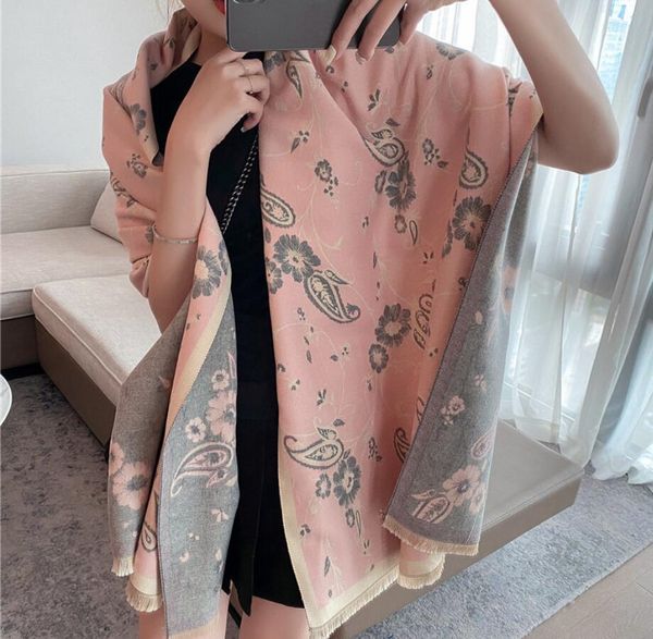classic designer cashmere scarve for women autumn winter wool spinning scarfs brand letter flower pattern heart printed short ta, Blue;gray
classic designer cashmere scarve for women autumn winter wool spinning scarfs brand letter flower pattern heart printed short ta, Blue;gray